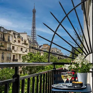 Le Cercle Tour Eiffel *** Parigi